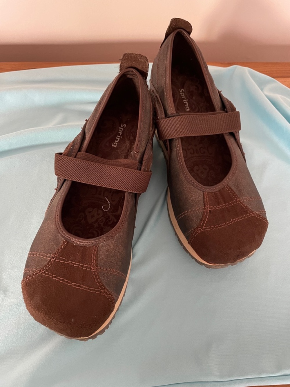 7.5  Cozy Brown Mary Jane Strap Slip-On Shoes NWOT